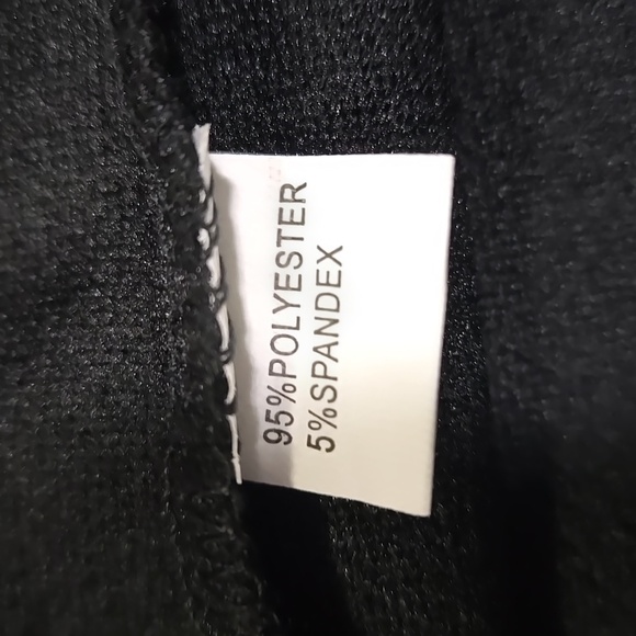 Elegant Black Sleeveless Dress - Picture 9 of 9